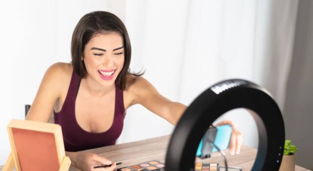 Quando la tecnologia e la passione per i cosmetici si incontrano, prende vita lo Smart Make Up