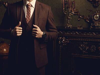 Giovane uomo vestito formale giacca cravatta