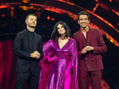 Eurovision 2022: i fantastici look total pink sfoggiati da Laura Pausini