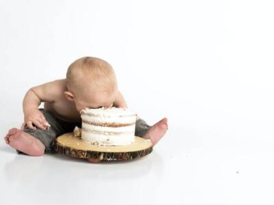 bambino torta sporco