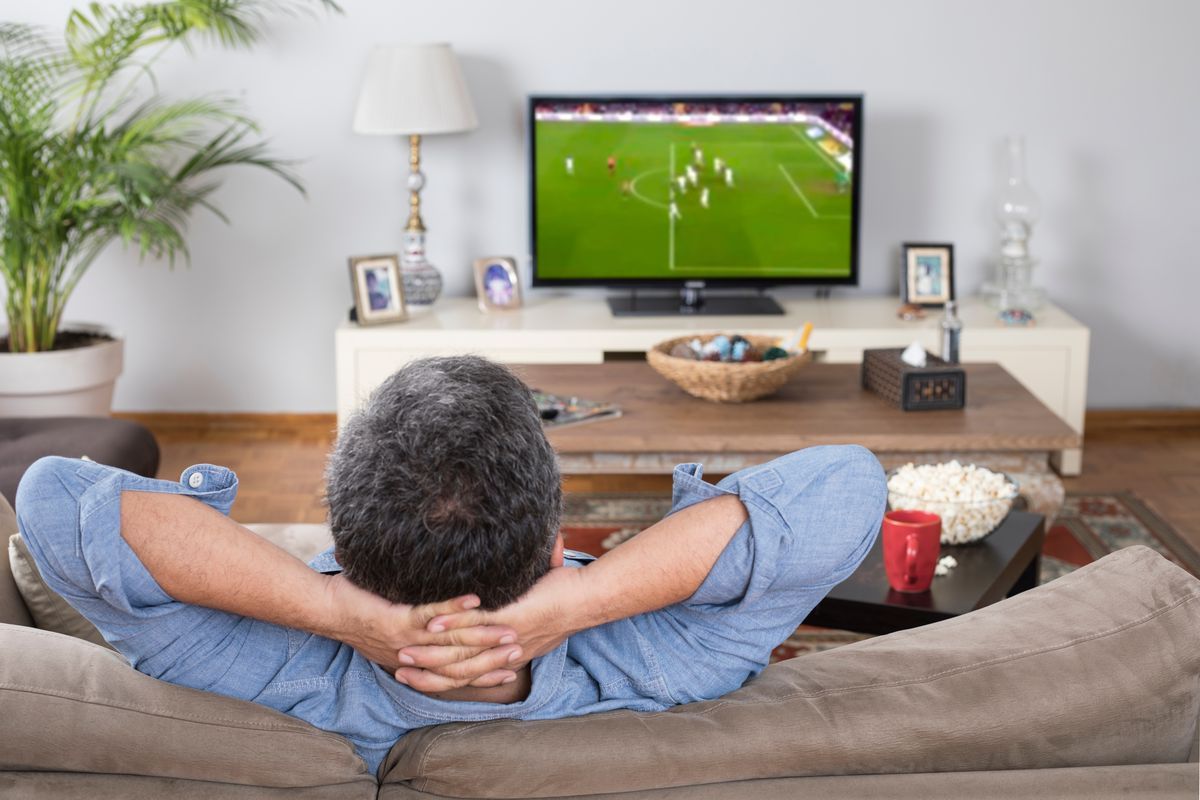 Guardare calcio in TV