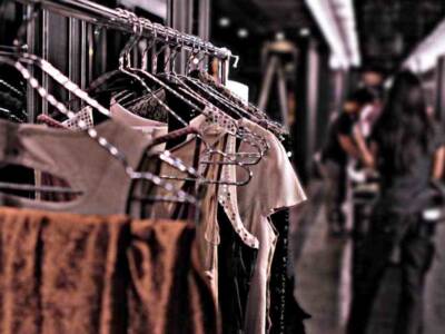 Balenciaga Re-Sell: il marchio lancia online il suo second hand