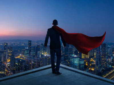 Supereroe con mantello