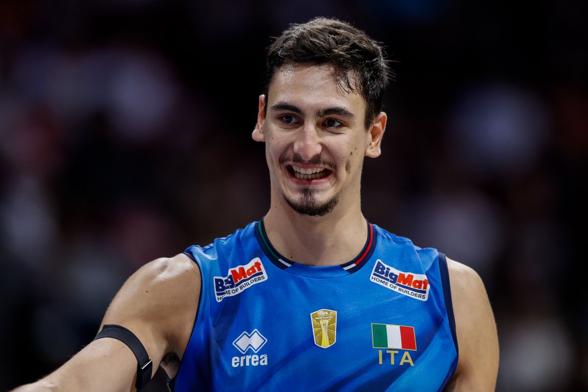Alessandro Michieletto esulta durante i quarti di finale del Campionato mondiale di pallavolo maschile 2025, nella sfida tra Italia e Belgio.