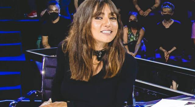 Ambra Angiolini, dopo X Factor web in delirio: T’appartengo di nuovo in classifica