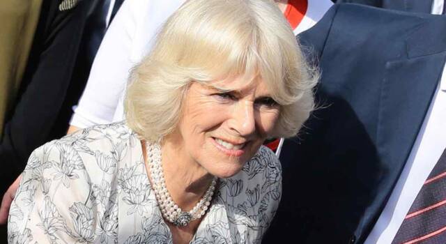 L’omaggio di Camilla alla Regina Elisabetta: “Ricorderò sempre il suo sorriso”