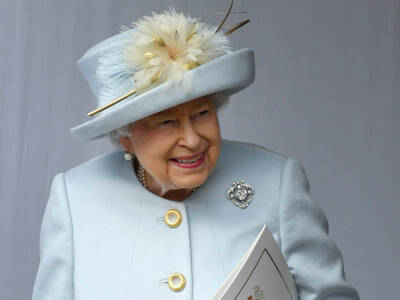 Funerali Regina Elisabetta, dal metronomo per i militari al ragno sulla bara: ecco tutti i fatti curiosi