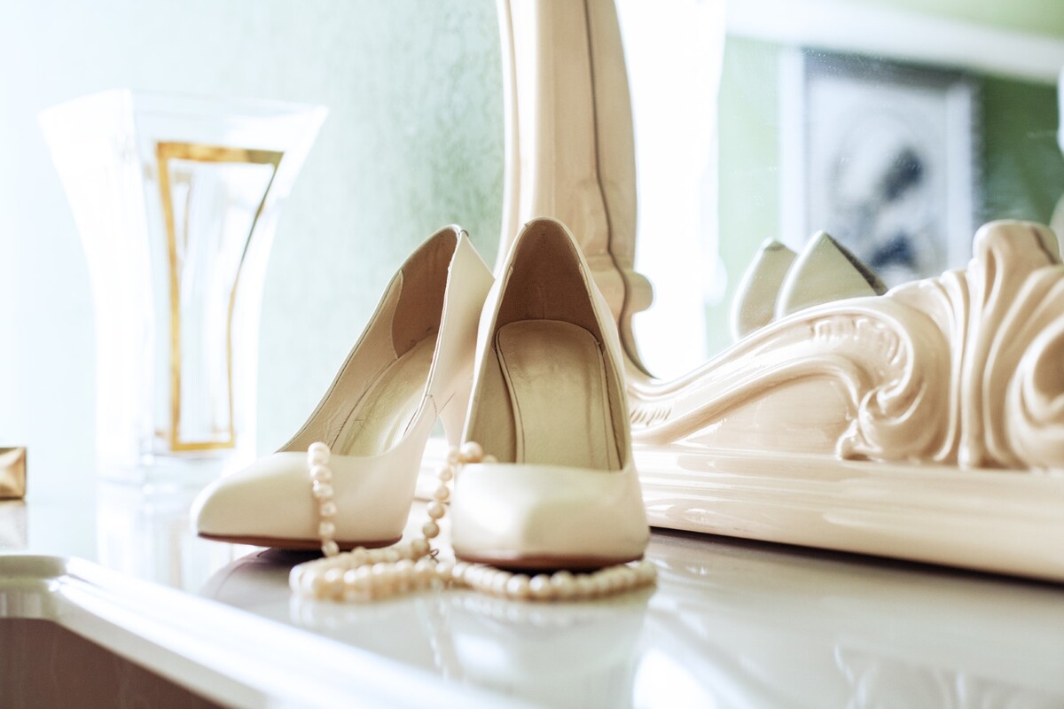 scarpe con decollete guess