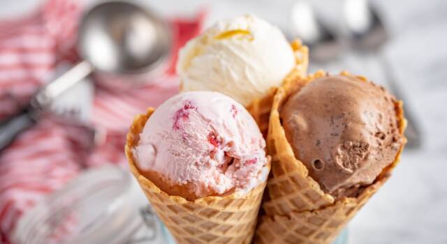 Perché non dovresti mai mangiare la punta del cono gelato!