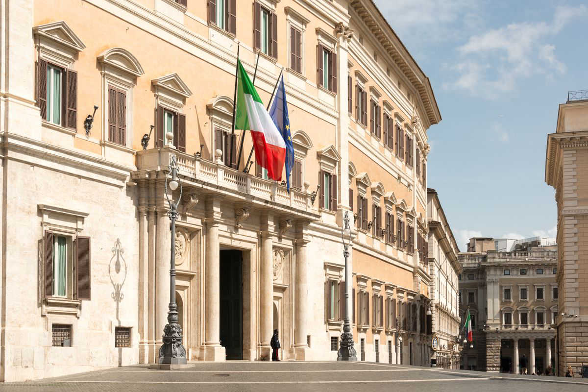 edificio parlamento roma italia montecitorio