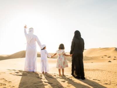 Deserto famiglia araba