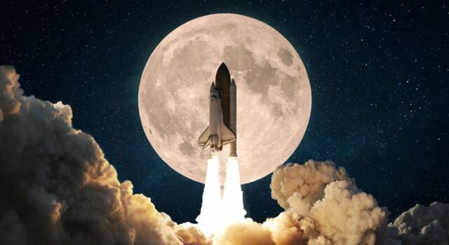 Artemis, la missione verso la luna è partita: il mega razzo e la capsula Orion sono nello spazio