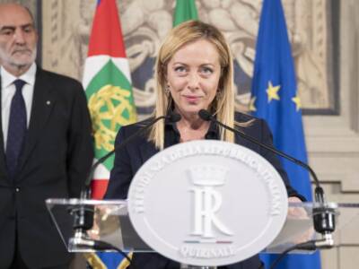 Da Giorgia Meloni a Elly Schlein: quanto guadagnano le donne politiche italiane?