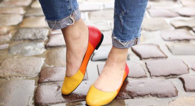Stop alle chunky shoes: tornano le scarpe ballerine, la tendenza per l&#8217;estate 2020