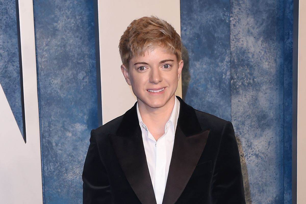 Mae Martin al Vanity Fair Oscar Party