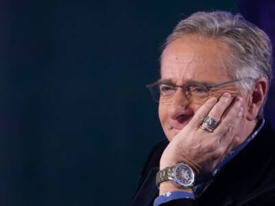 Paolo Bonolis sorride