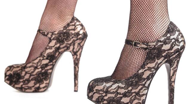 Mary Jane Platform: i modelli di tendenza da Versace a Valentino, come si indossano nell&#8217;inverno 2023