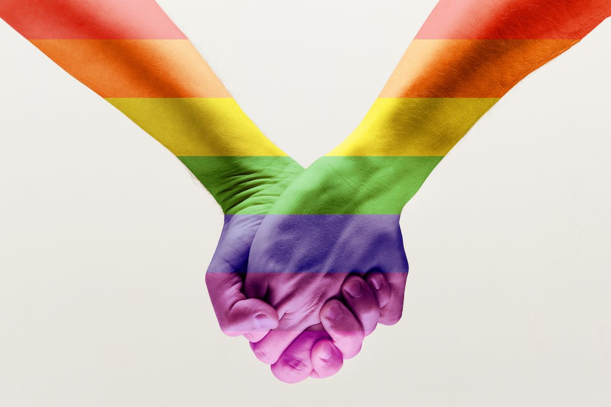 Mani colorate arcobaleno LGBT