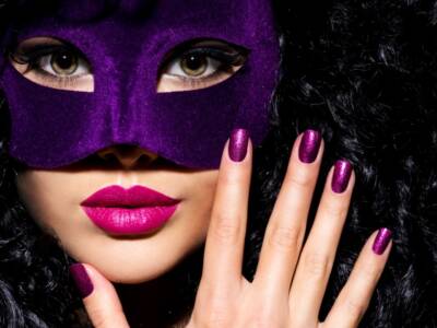 Unghie viola Carnevale