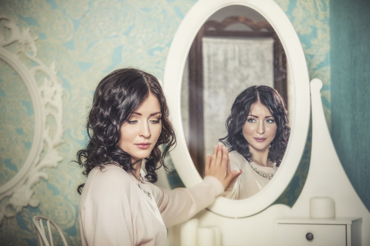 specchio riflesso donna