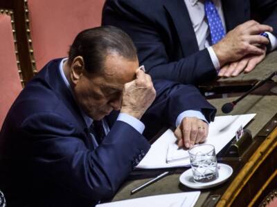 Cos’è la leucemia mielomonocitica cronica, la malattia diagnostica a Silvio Berlusconi