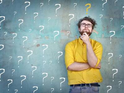 uomo dubbio dubbioso