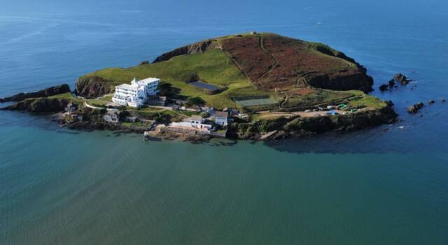 In vendita Burgh Island, l&#8217;isola che ha ispirato i romanzi di Agatha Christie