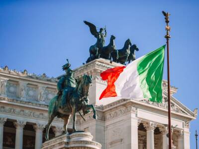 bandiera italia altare della patria a roma