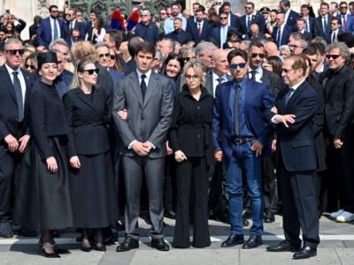 Funerali Berlusconi, il nero delle donne di famiglia, il tocco di blu di Marta Fascina: i look