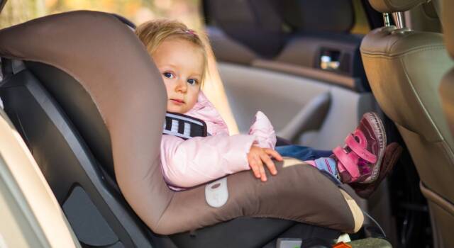 Cos&#8217;è la forgotten baby syndrome e perché si dimenticano i bambini in auto