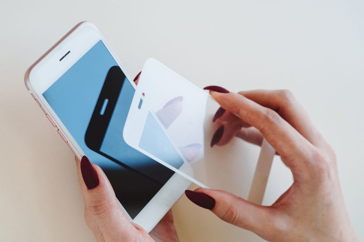 Cambio pellicola vetro smartphone