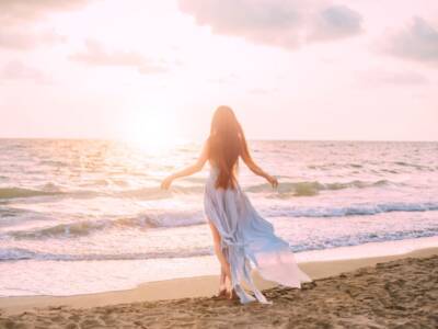 Abito bianco asimmetrico