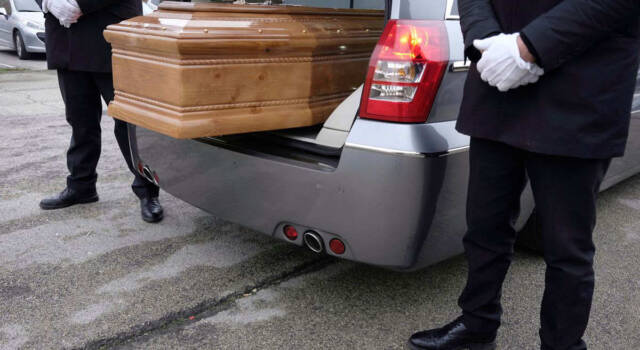 Cosa sono i funerali di Stato: a chi spettano, come si svolgono e quanto costano