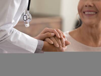 visita dottore anziana