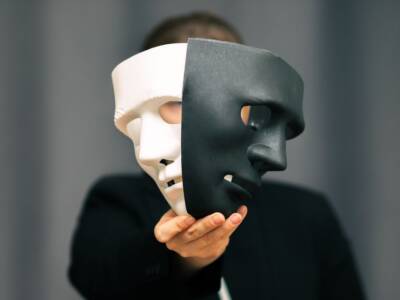 maschere commedia teatro bianco nero