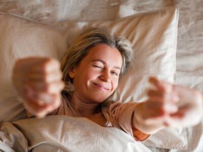 donna che si sveglia