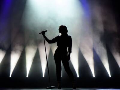 Chi è Marina Satti, la cantante greca all’Eurovision Song Contest 2024