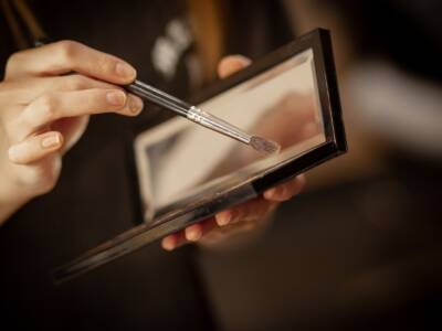 Palette e pennello trucco