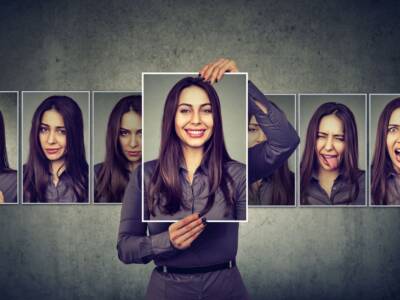 foto donna smorfie sguardi emozioni