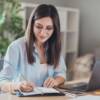 ragazza donna lavoro agenda pc