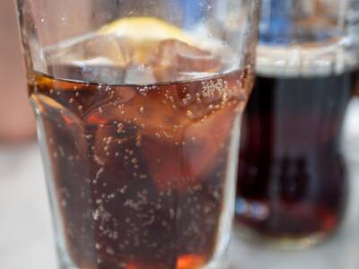 bicchieri bibita tipo coca cola pepsi