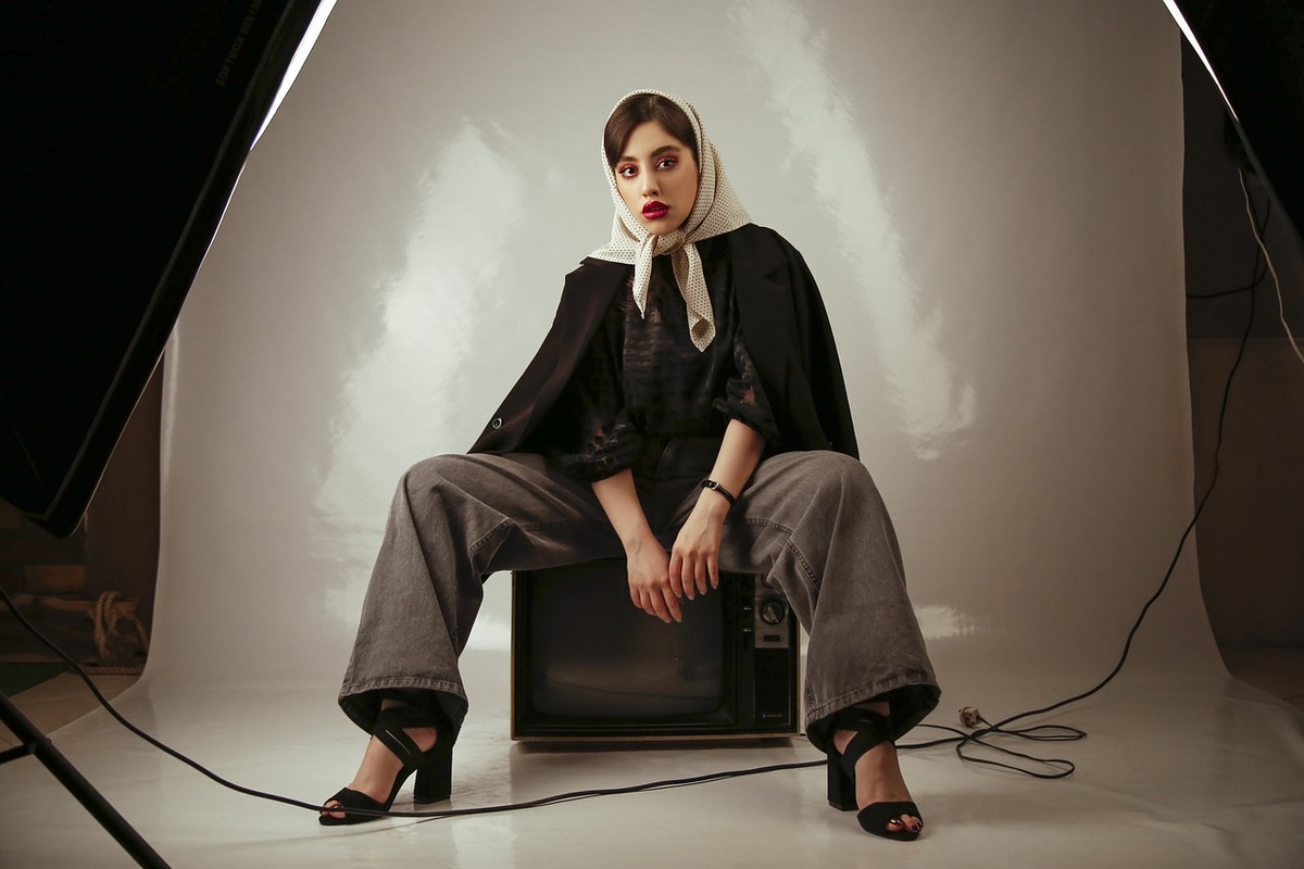 Donna alla moda servizio fotografico