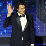 Gianmarco Tamberi è tra i protagonisti del 75° Festival di Sanremo 2025, in corso l'11 febbraio al Teatro Ariston di Sanremo, Italia.