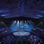 L'orchestra e il palco del Teatro Ariston al Festival di Sanremo