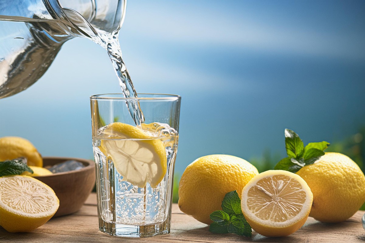 Combinazione rinfrescante di limone e acqua