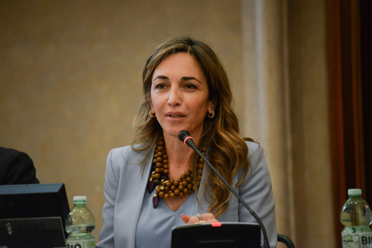 Mariolina Castellone, Movimento 5 Stelle, durante la conferenza "Comunità Energetiche Rinnovabili (CER), un'energia in movimento", 3 maggio 2022, Sala Capitolare Santa Maria Sopra Minerva, Roma.