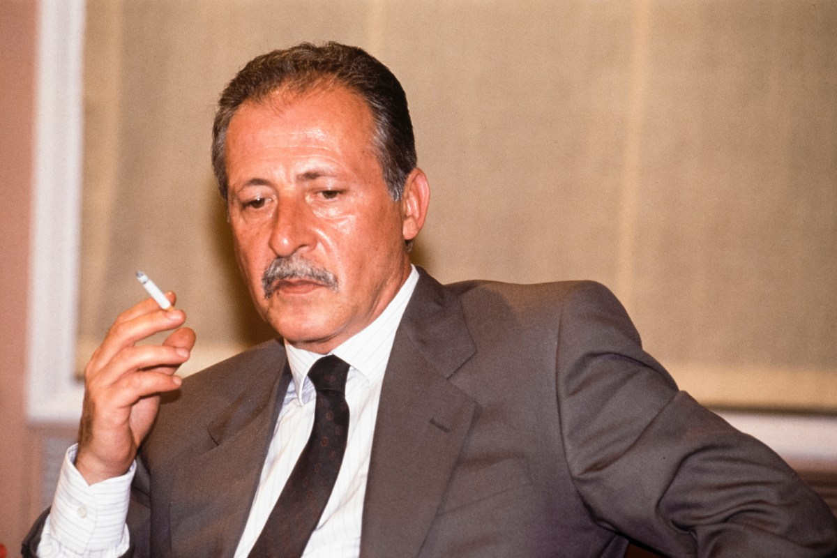 Paolo Borsellino, un ritratto del giudice anti-mafia, aprile 1992, Roma, Italia.