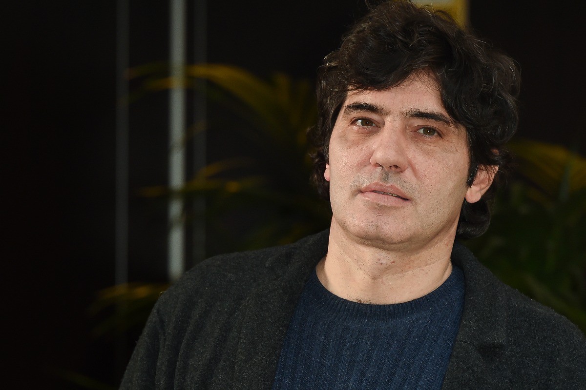 Il 10 gennaio 2023 a Roma, il regista italiano Pietro Marcello partecipa al photocall del film Scarlet (L'Envol)