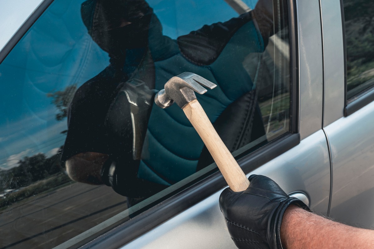 Furto di una automobile