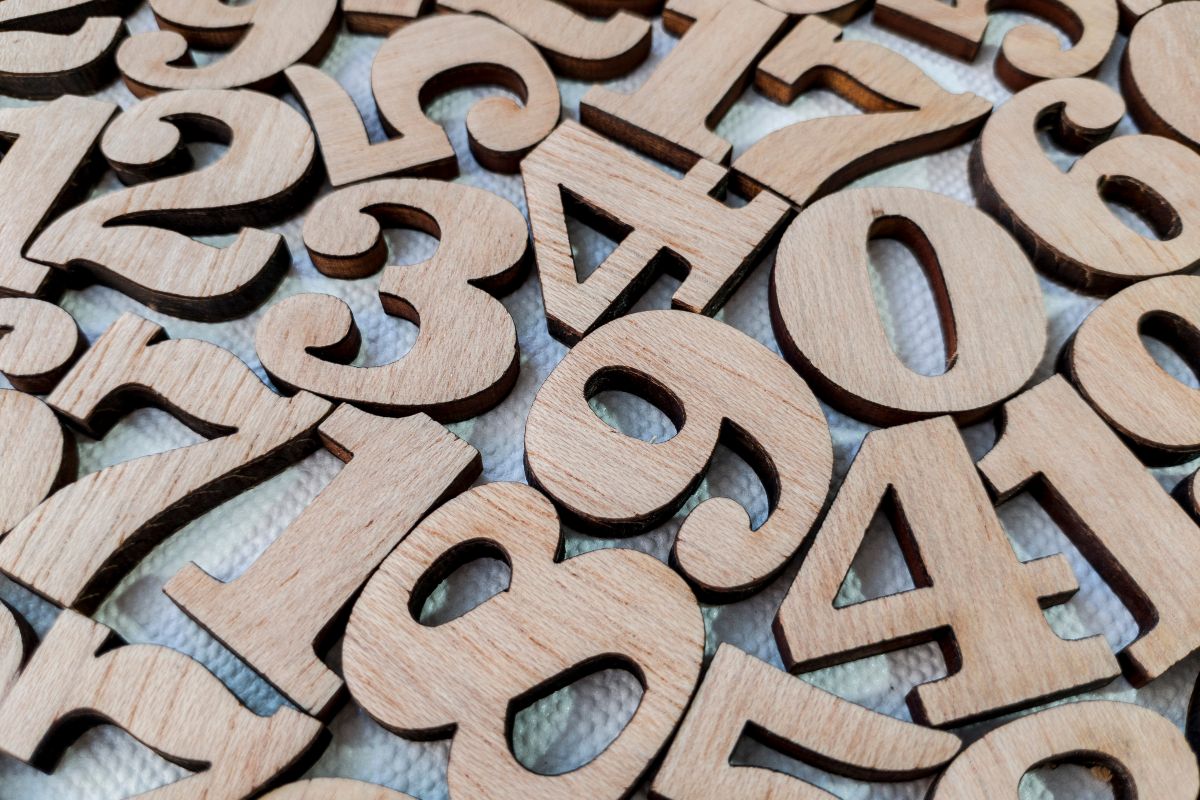 Elementi numerici in legno